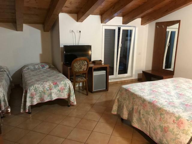 Albergo Antica Luni Εξωτερικό φωτογραφία